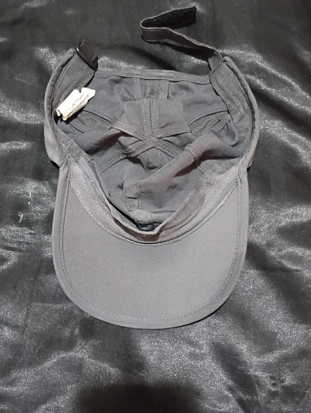 The North Face Lightweight Performance Cap - Picture 3 of 8